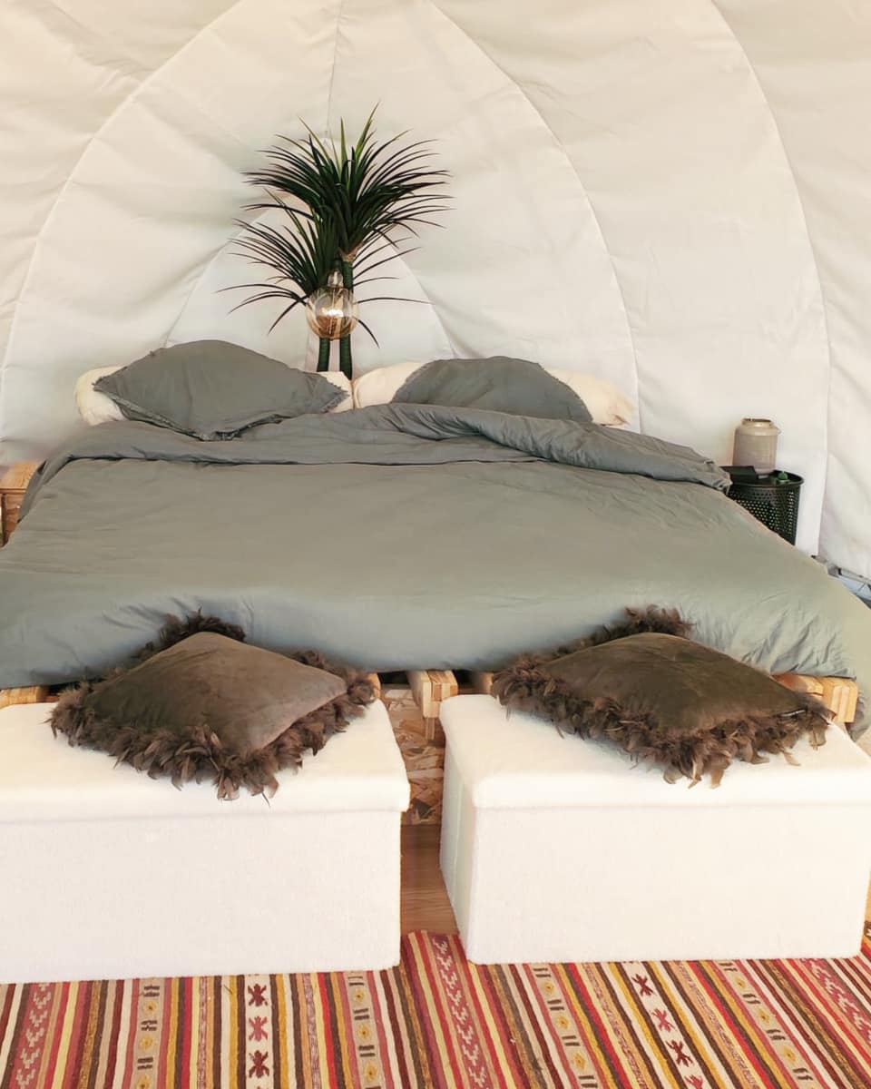Intérieur cocon d'une Ombelle Symbiome, tout confort