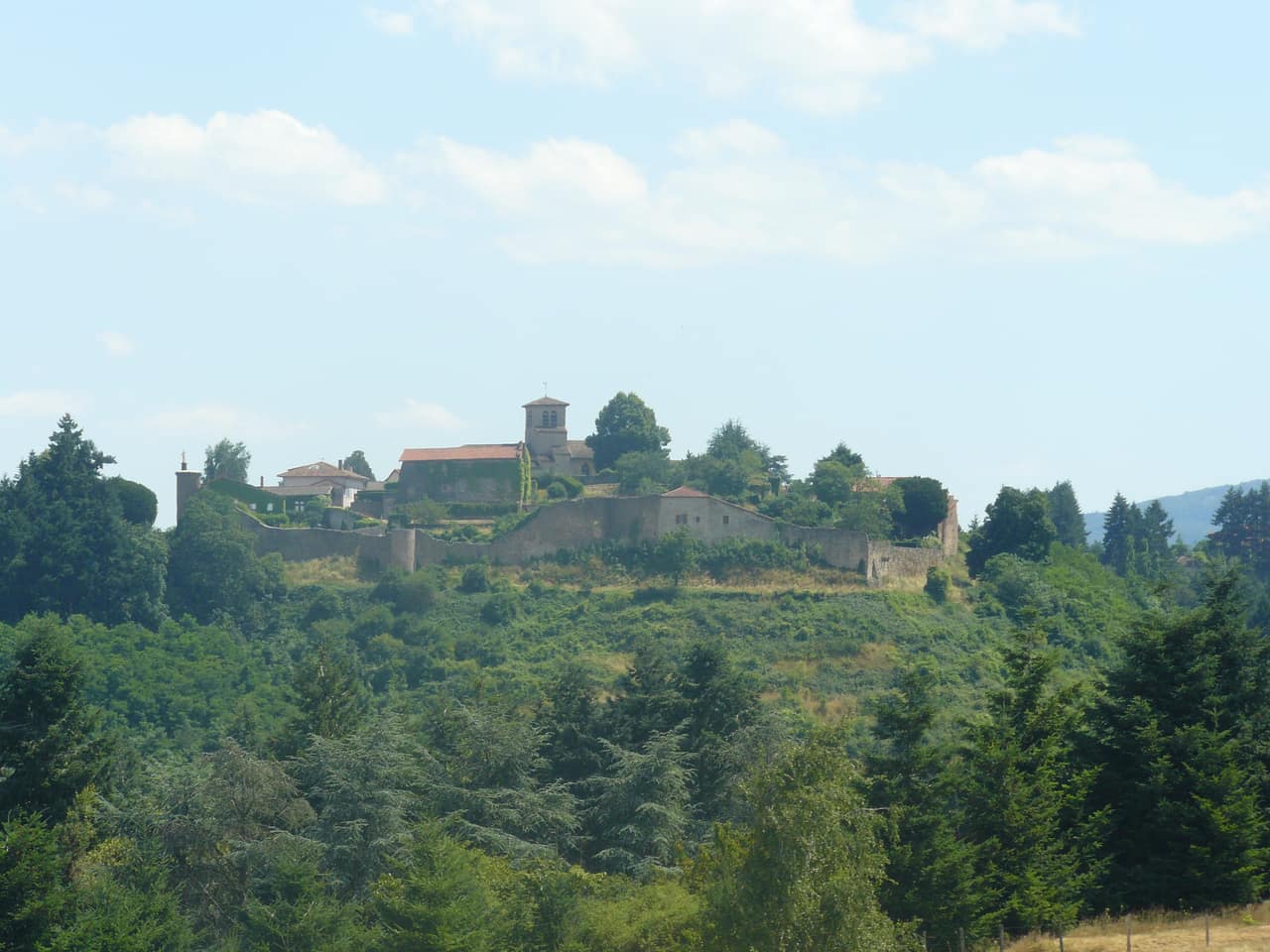 Remparts et ruelles de Saint-Haon-le-Châtel